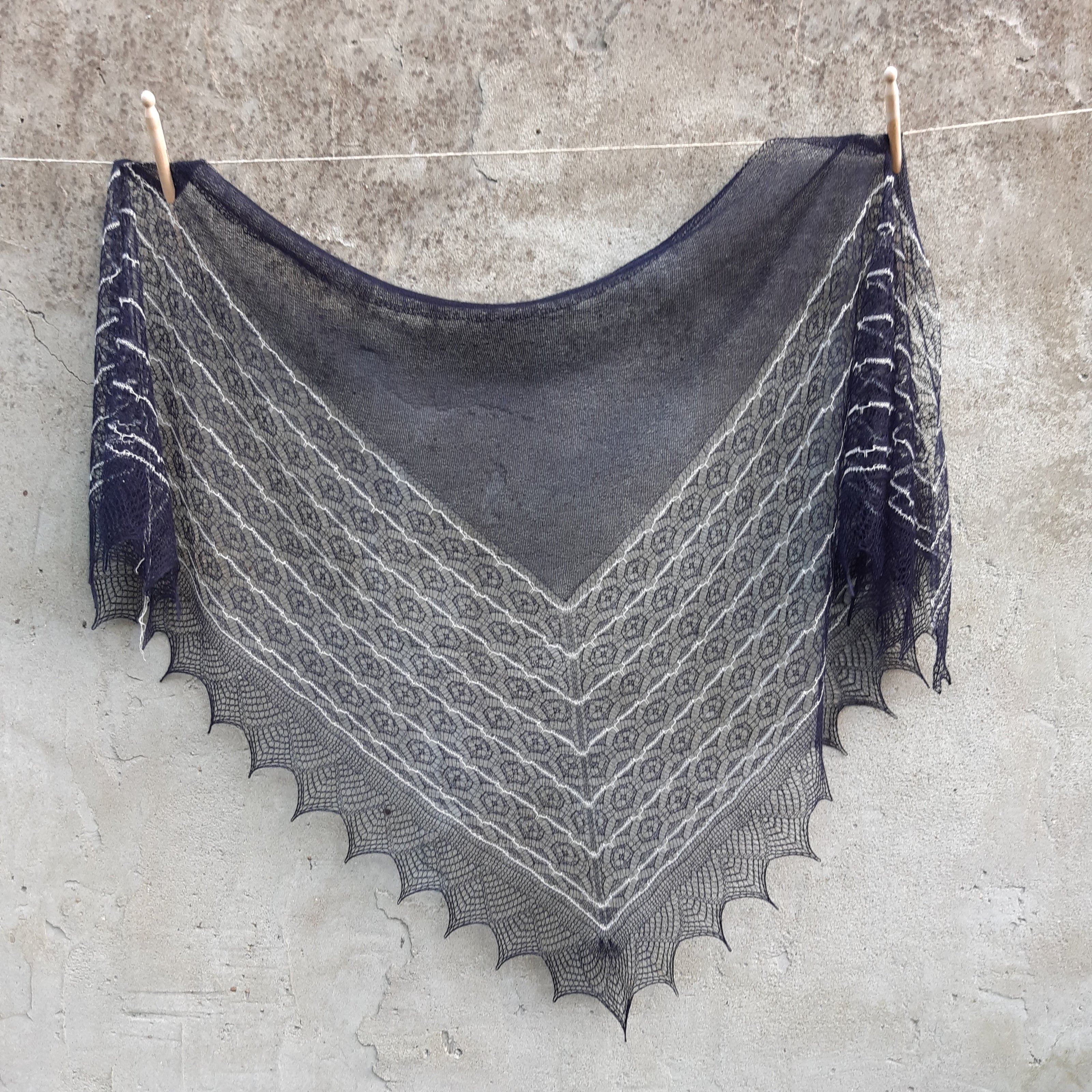 indigo blue and white Lund, made by MoniqueB