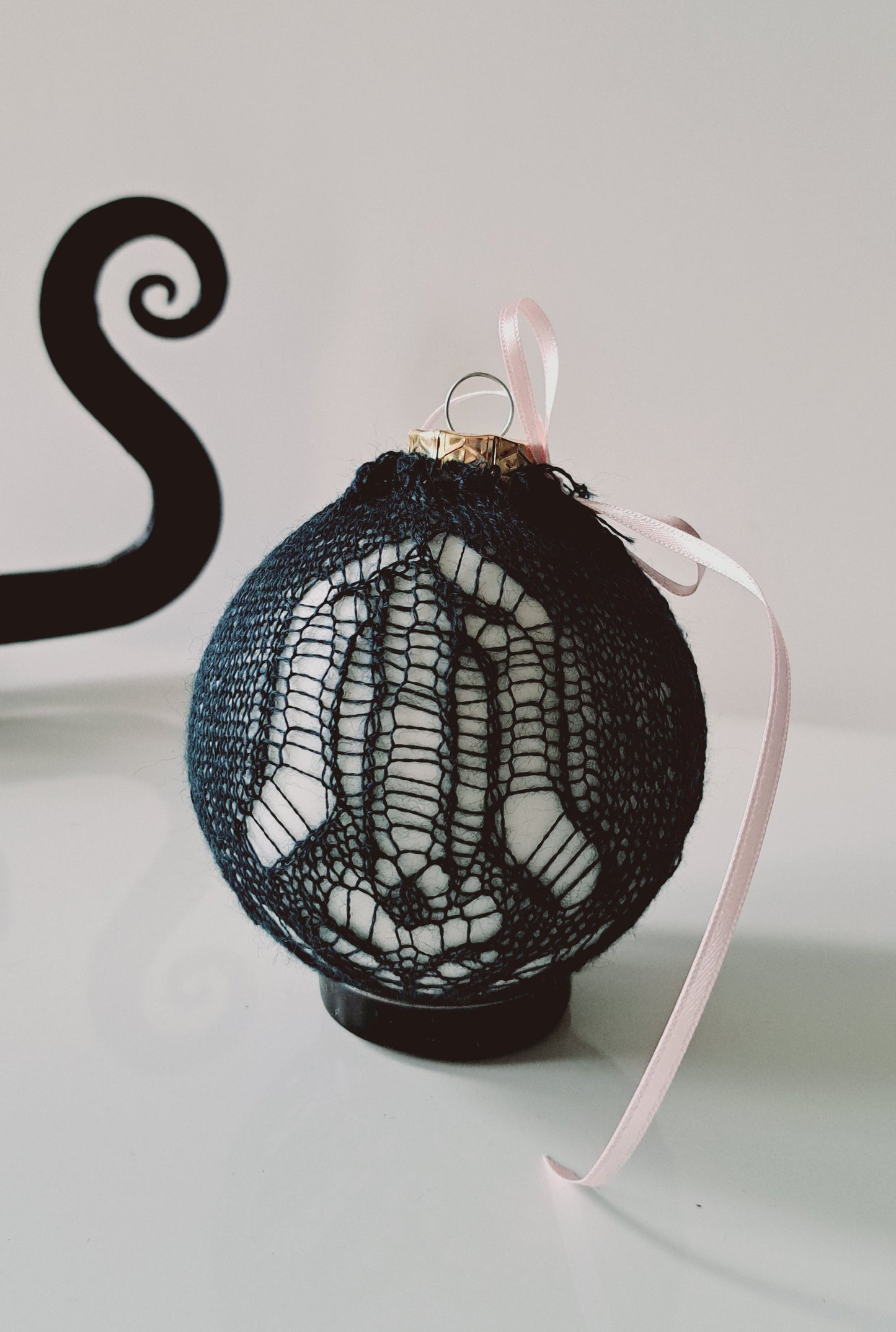 Mae, a Fine Bauble, KNITTING PDF ENG