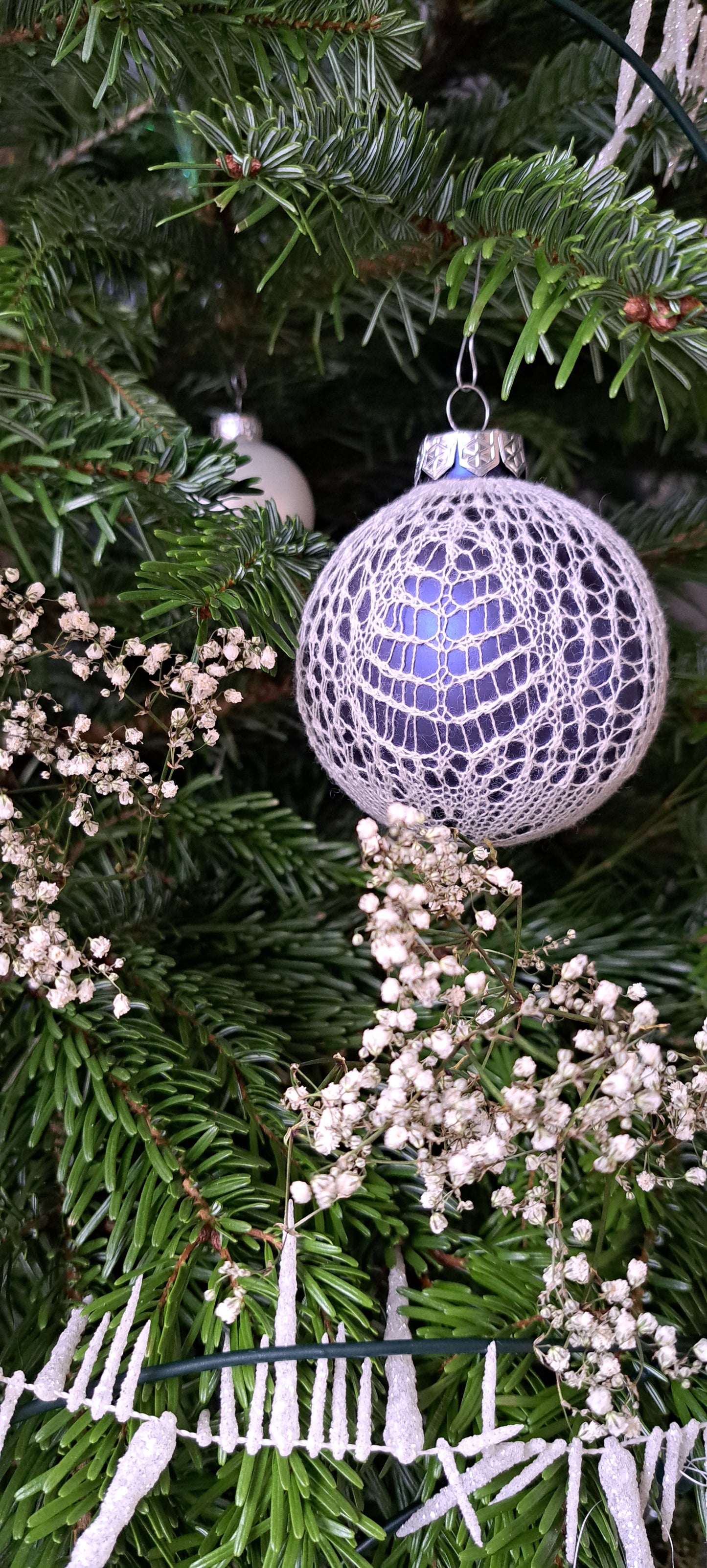 Boom, kanten kerstbal NL PDF