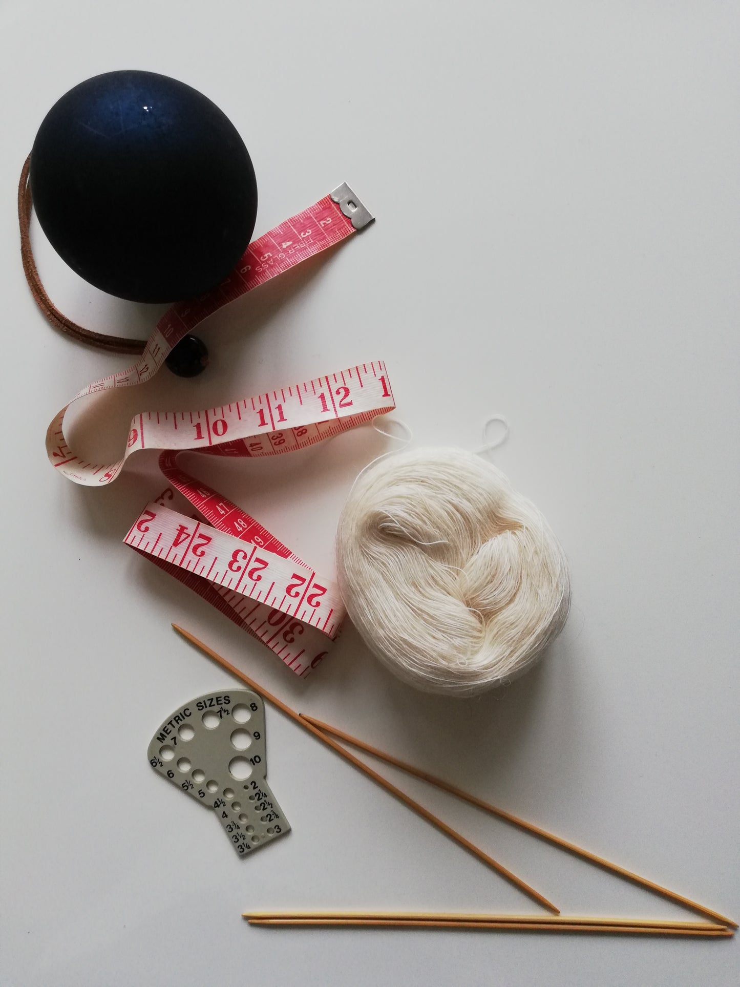 Fine Shetland Lace Magazine (PDF) Issue 2.2018 / A Lace Bauble