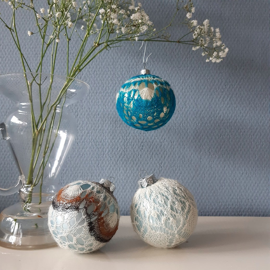 Ocean, a Fine Shetland Lace bauble, PDF.